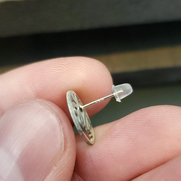 925 Sterling Silver Liz Name Stud Earrings - Picture 3 of 5